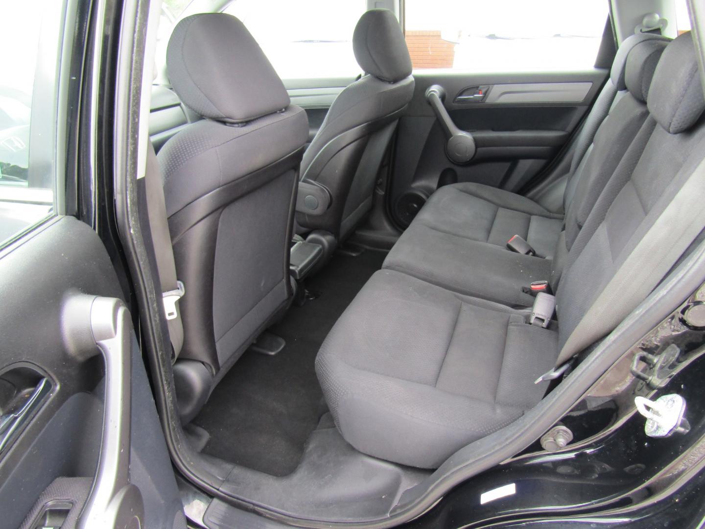 2009 Black Honda CR-V LX 2WD 5-Speed AT (3CZRE383X9G) with an 2.4L L4 DOHC 16V engine, Automatic transmission, located at 15016 S Hwy 231, Midland City, AL, 36350, (334) 983-3001, 31.306210, -85.495277 - Photo#4